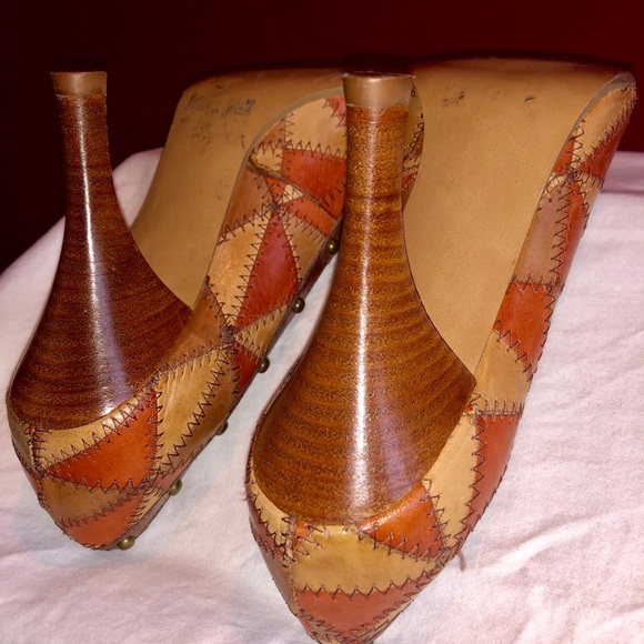 Carlos Santana “Puzzled” patchwork pointyStilettos - Picture 6 of 8